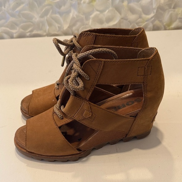 Sorel Tan Open-Toe Lace-Up wedge sandals - Picture 2 of 5